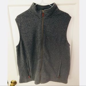 Grey knit/fleece Vineyard Vines vest, NWOT